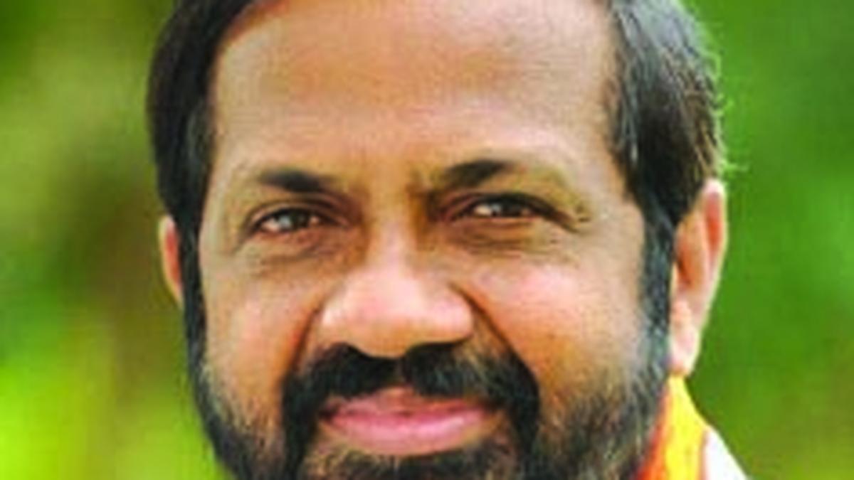 thiruvananthapuram-dcc-president-palode-ravi-resigns-after-leaked-phone-call-embarrasses-party 