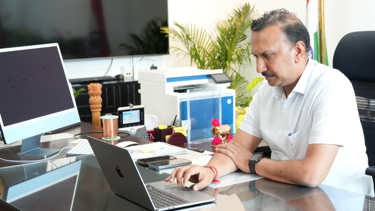 navin-mittal-says-telangana-power-utilities-ready-to-meet-kharif-season-demand