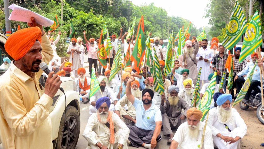 Farmers in Punjab stage demonstration under KMM banner against Govt’s land pooling policy; Akali Dal also protests
