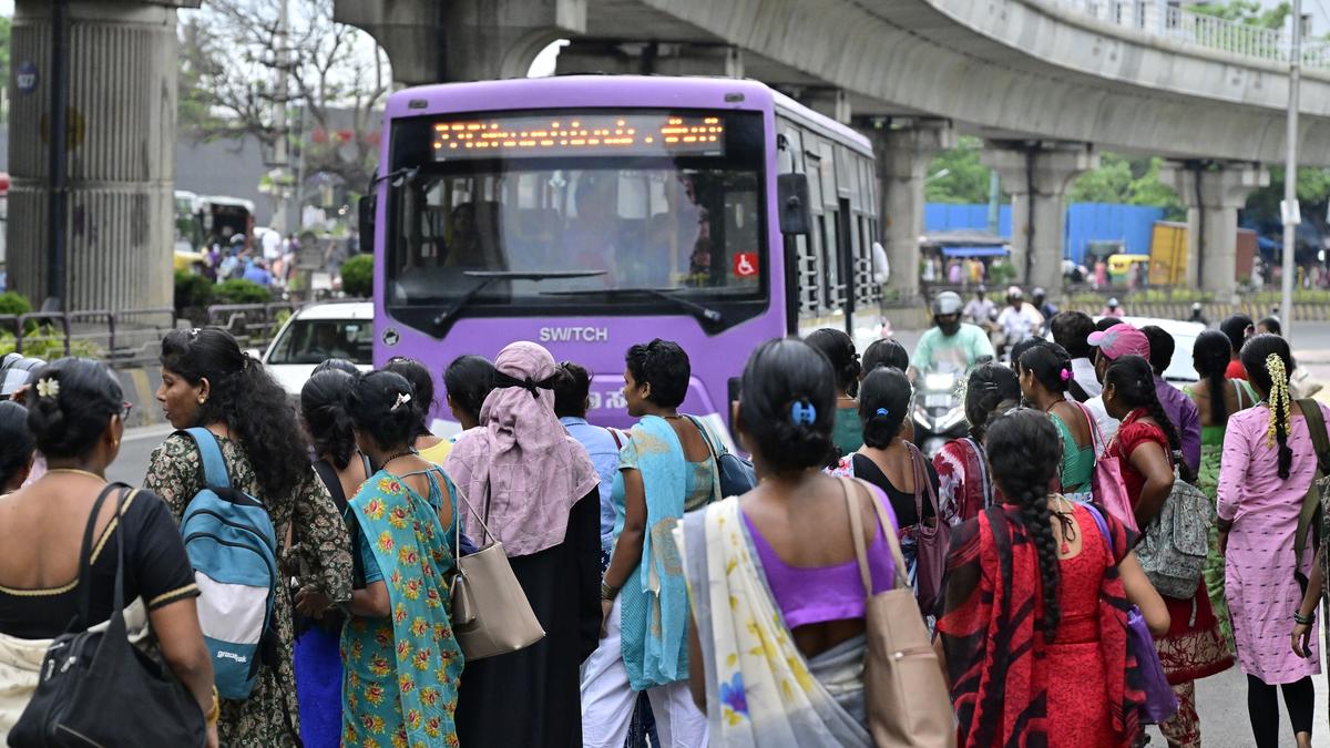 bus-fare-subsidy-helps-women-save-30-50%-on-transport-costs,-increase-edu-spending:-study