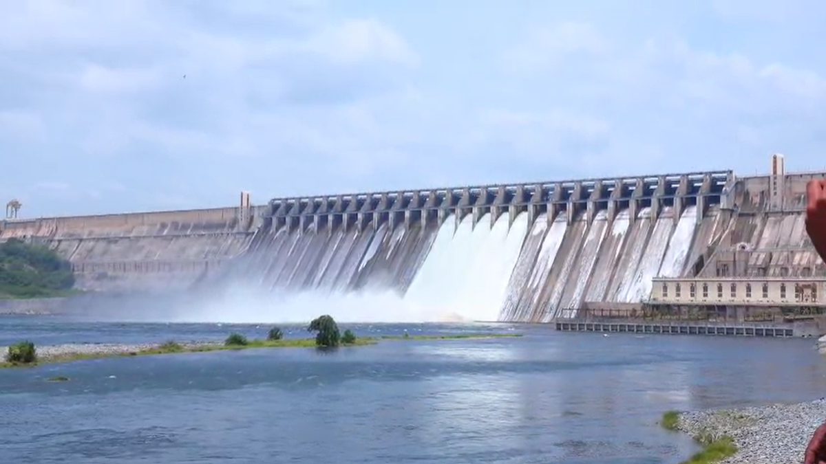 telangana-|-crest-gates-lifted-to-release-flood-water-from-nagarjunasagar,-first-time-in-july-after-18-years