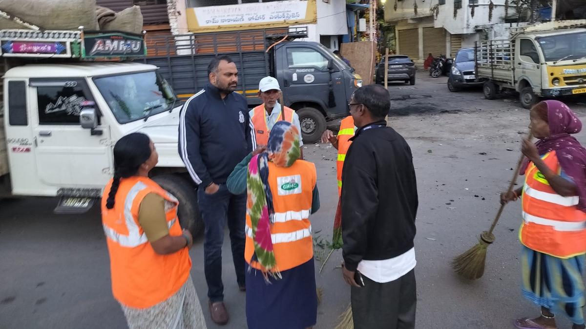 ghmc’s-11-day-monsoon-sanitation-drive-till-august-8-to-clear-silt,-green-and-other-waste