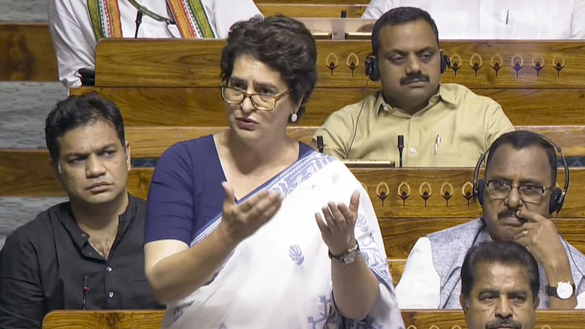 priyanka-gandhi-slams-centre-for-‘inaction’-on-wayanad-rehabilitation