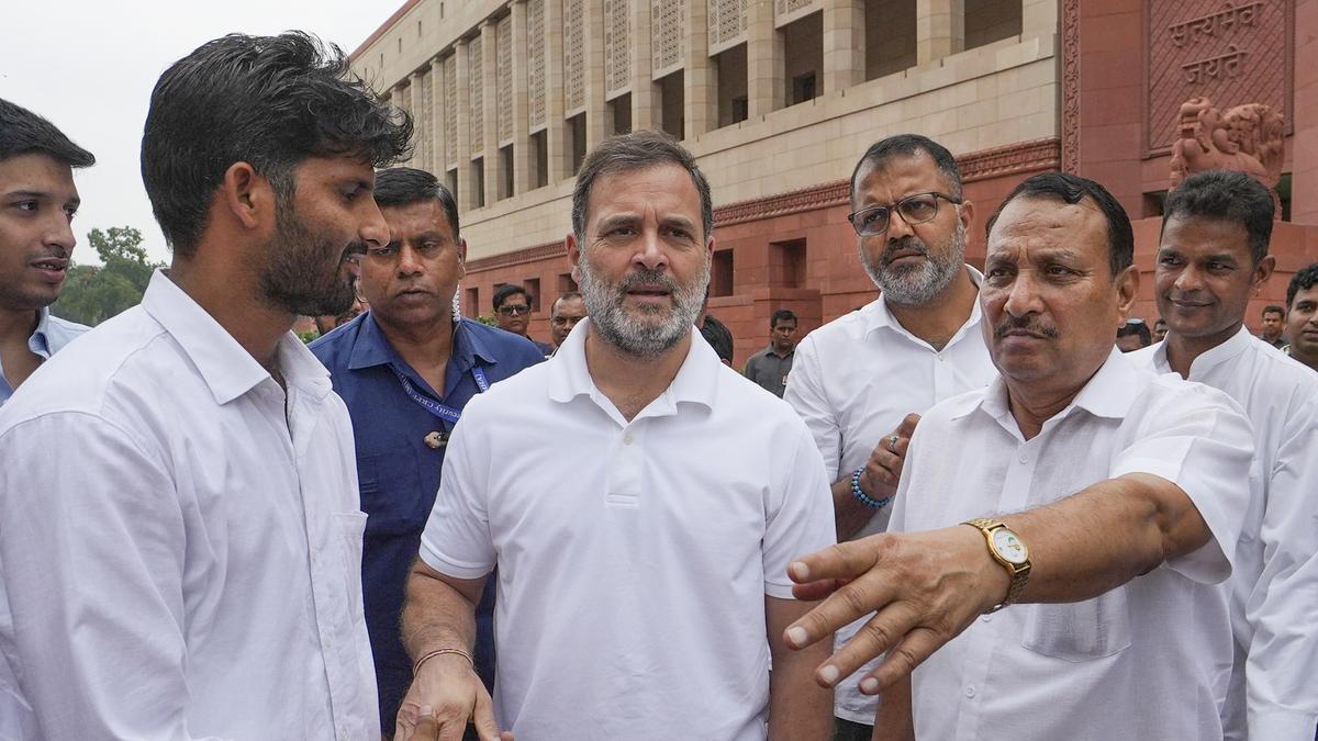 pm-modi-not-able-to-say-‘trump-is-lying’-as-us.-president-will-lay-bare-truth:-rahul-gandhi