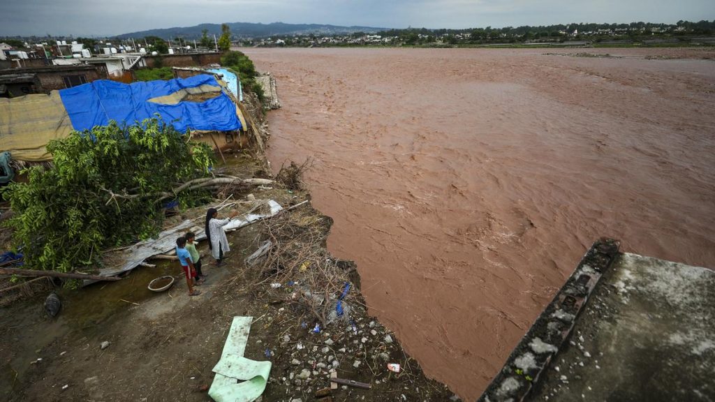 Flash Floods and Landslides in Ladakh, J&K Claim Lives of Soldiers and Teachers