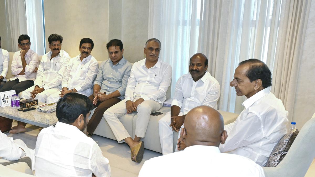 kcr-holds-meeting-after-sc-judgement-on-mlas-disqualification-petitions;-ktr-asks-party-ranks-to-work-for-by-polls