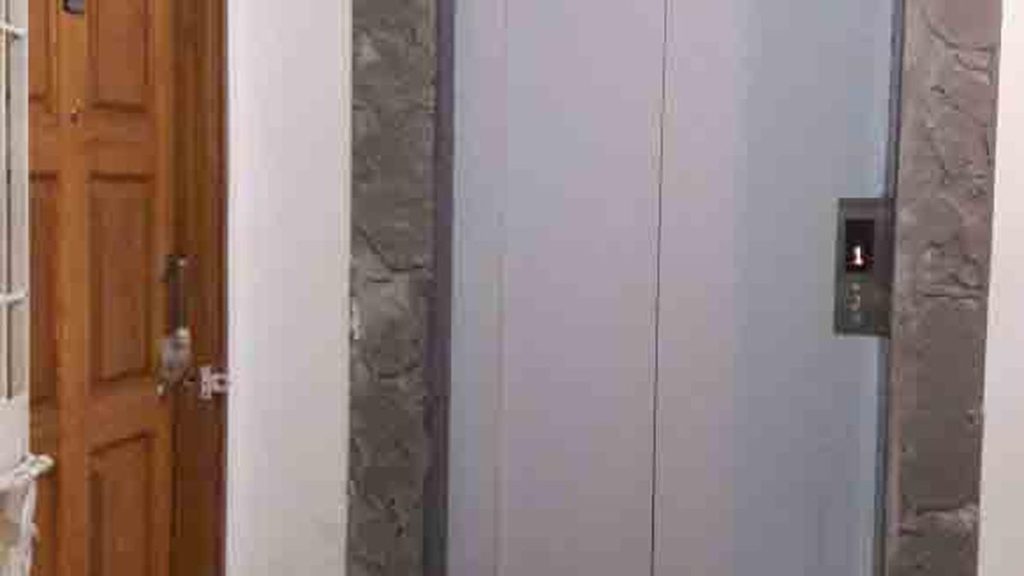 Lucknow: 10 Rescued After Being Trapped in Restaurant Lift for Three Hours