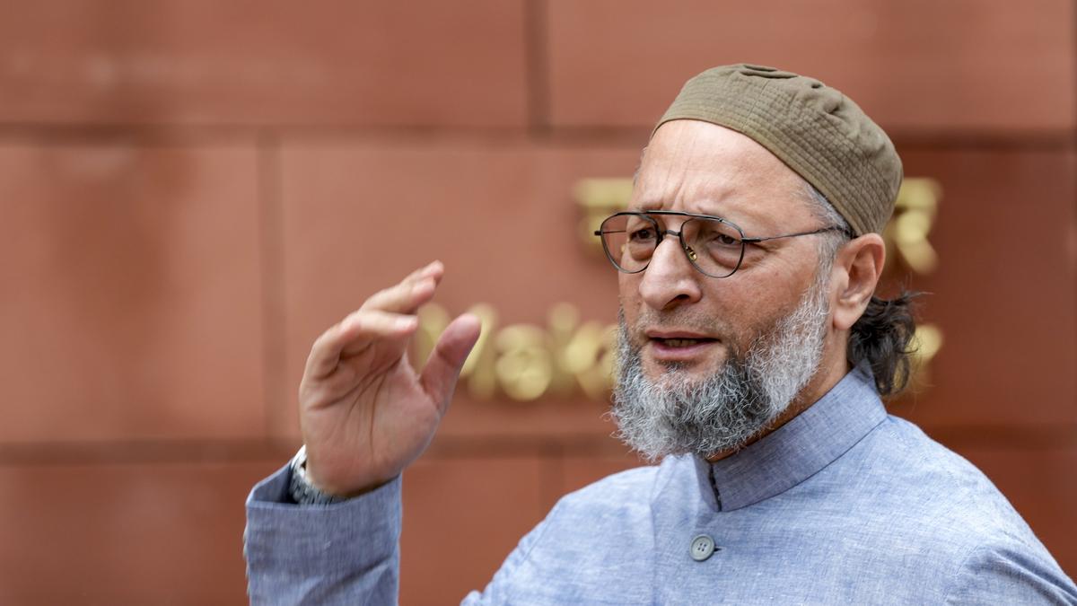 will-pm-and-maharashtra-cm-appeal-malegaon-acquittal,-like-mumbai-train-blast-verdict?-asks-owaisi