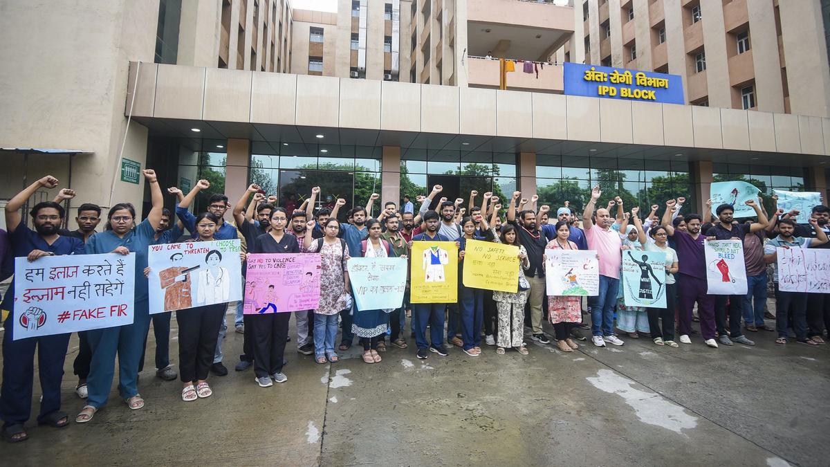 services-affected-at-aiims-patna-as-doctors-strike-over-mla’s-‘high-handedness’-enters-third-day