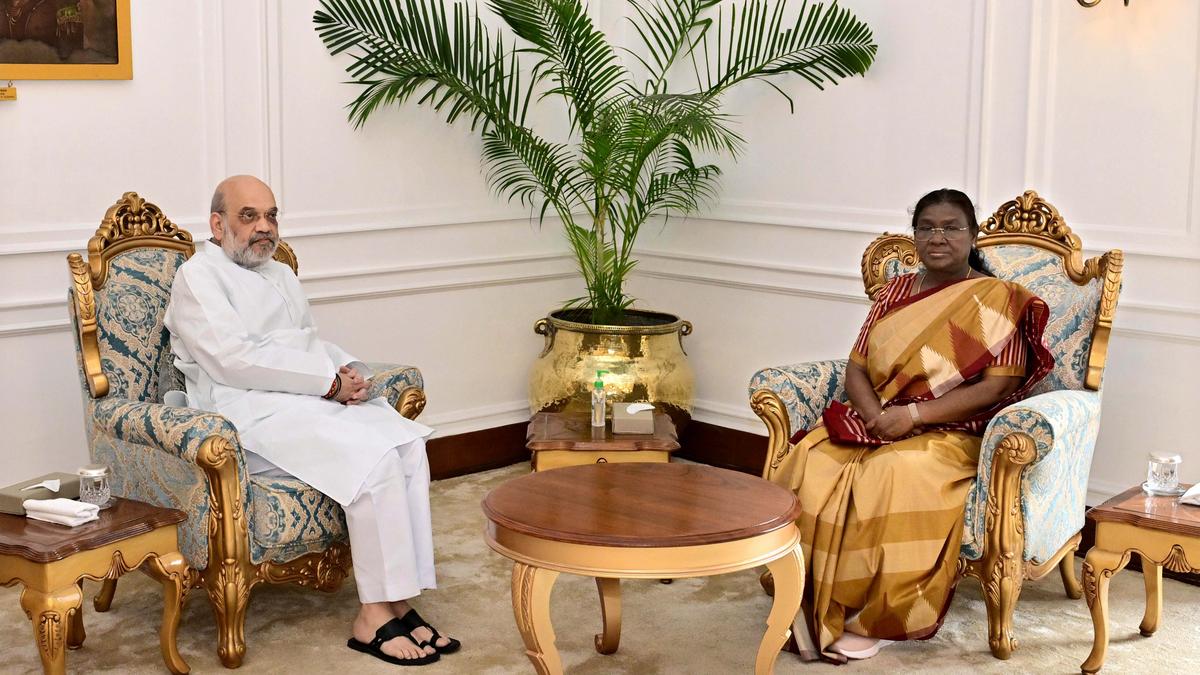 after-pm-modi,-amit-shah-meets-president-murmu