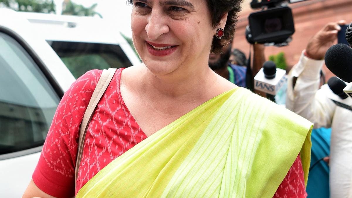 india-bloc-says-supreme-court-observations-on-rahul-gandhi-is-‘unwarranted’;-priyanka-gandhi-says-judges-can’t-decide-who-is-a-true-indian