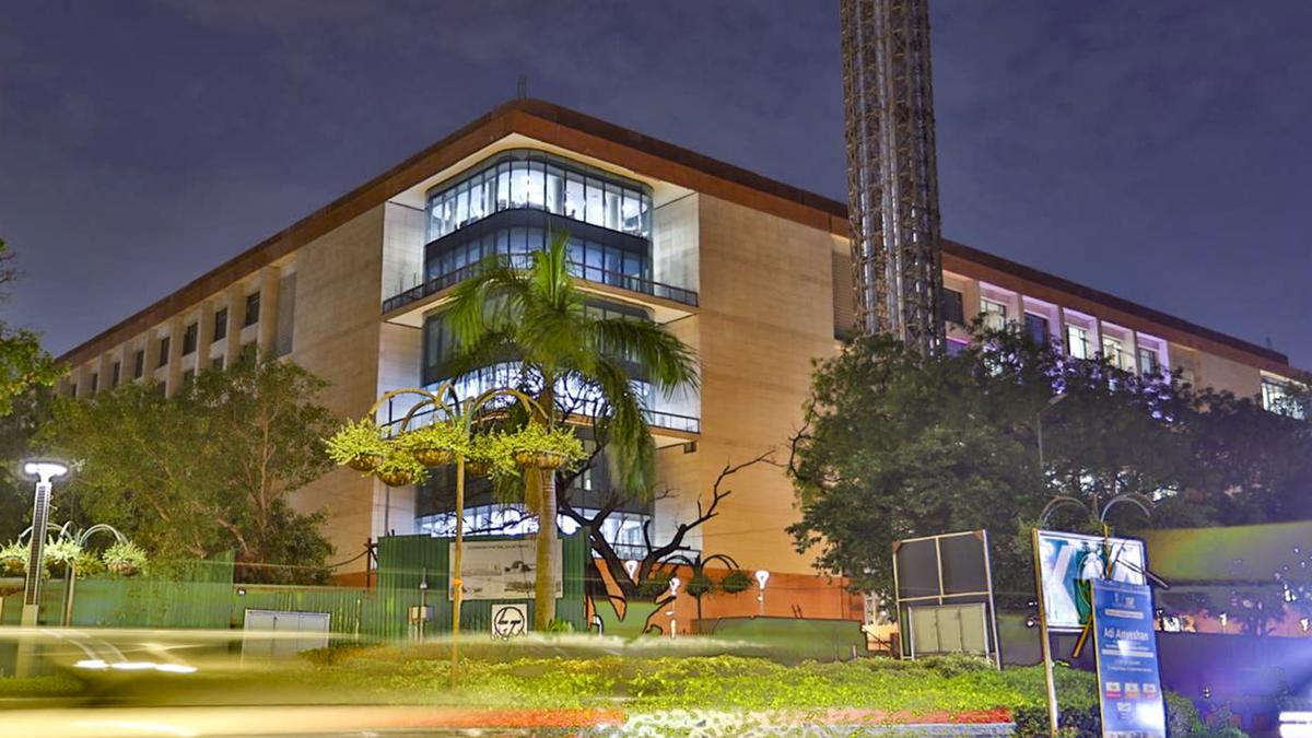 open-office-concept-in-central-government-offices-irks-officials