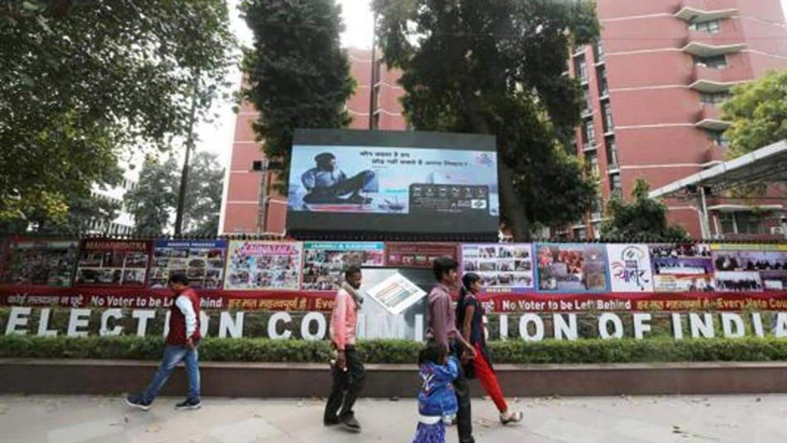ECI suspends 4 West Bengal govt officers over fictitious voters in electoral roll