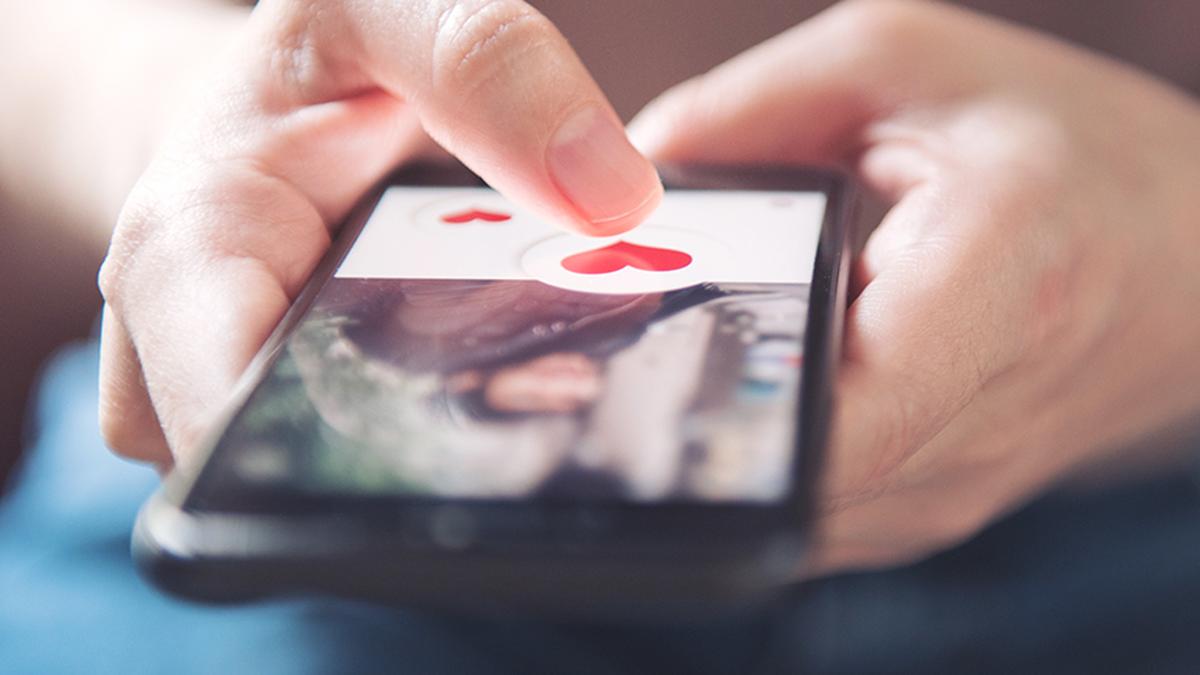 karnataka-police-constable-loses-₹28.2-lakh-to-dating-app-scam