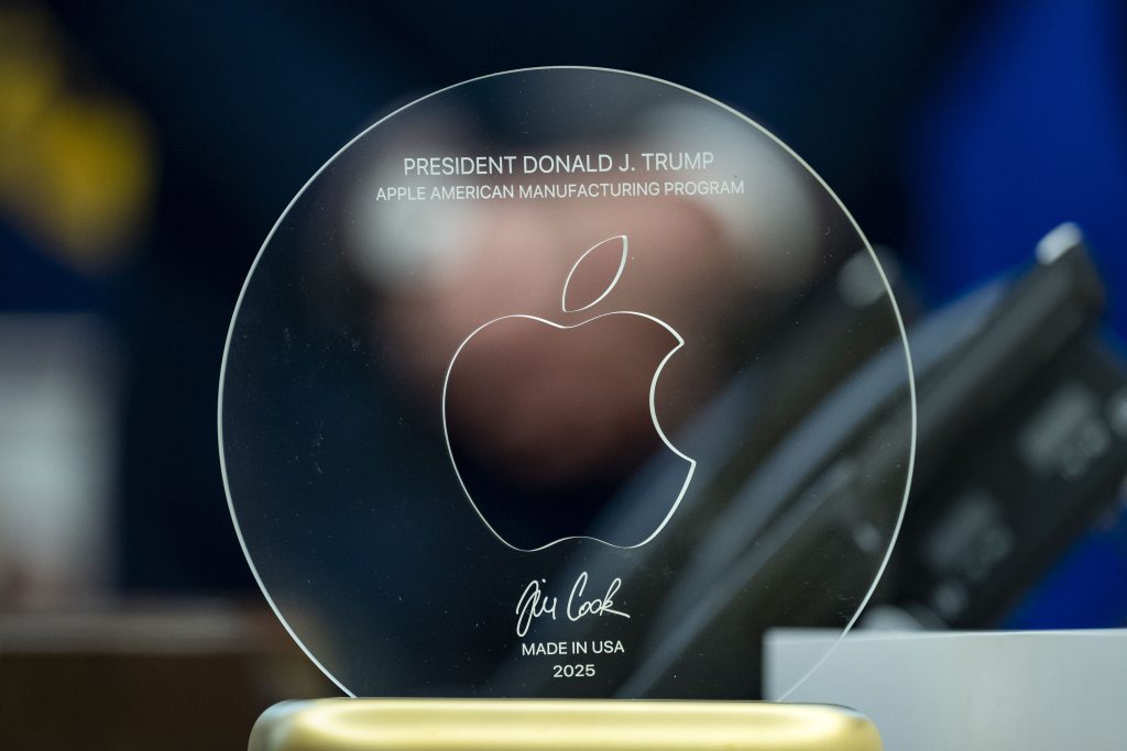 Tim Cook gifts Trump with ‘unique unit of one’ etched plaque with a 24K gold base