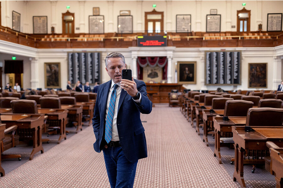 Holed up near the Windy City, Texas Democrats brace for the coming storm