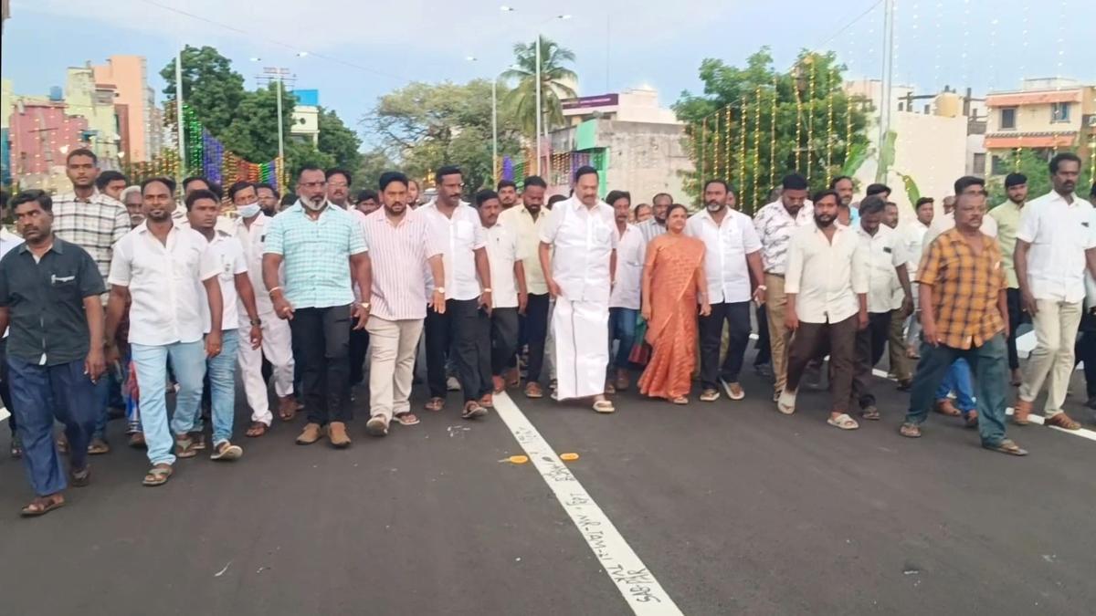 minister-inaugurates-₹26-crore-bridge-at-navalpur-in-ranipet