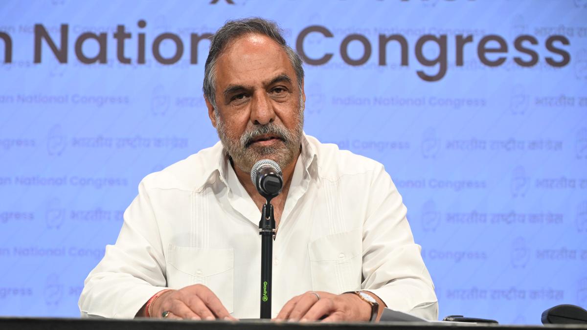 congress-leader-anand-sharma-resigns-as-chairman-of-party’s-foreign-affairs-department