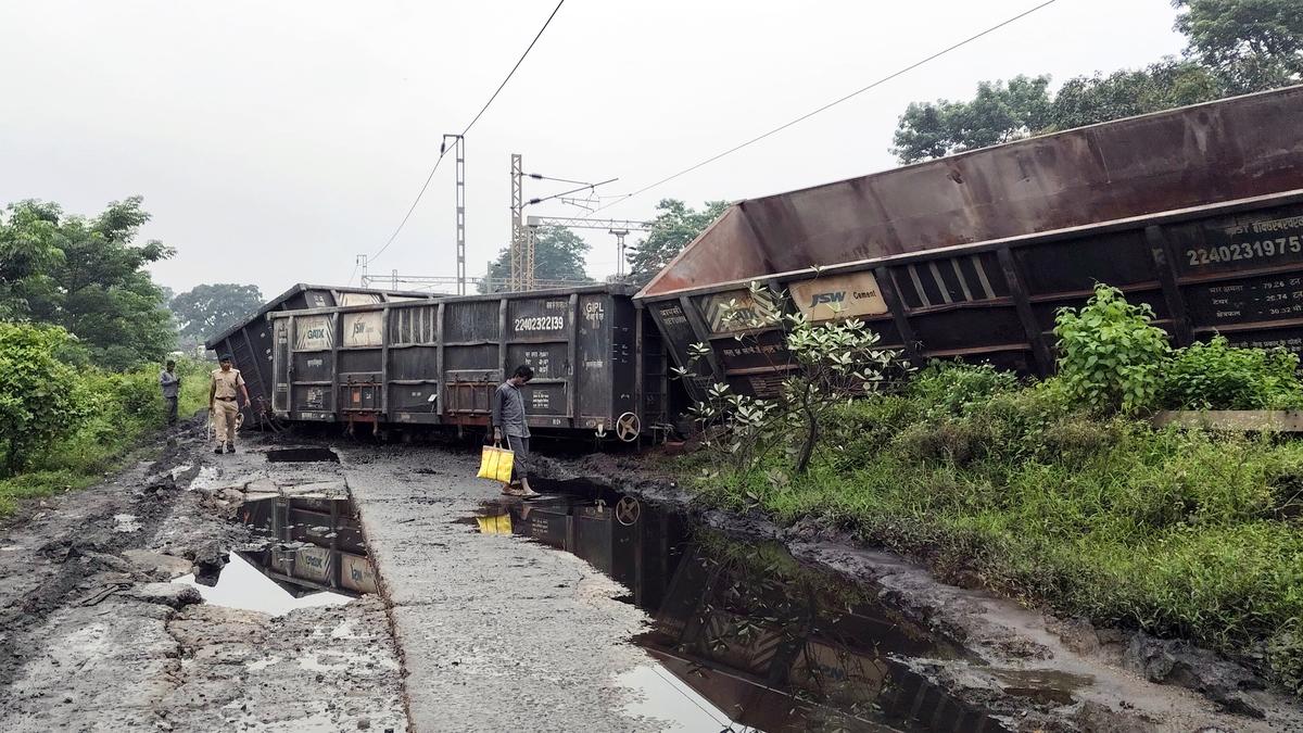 railways-issues-alert-after-relief-engine-collides-derailing-stranded-train-in-jharkhand