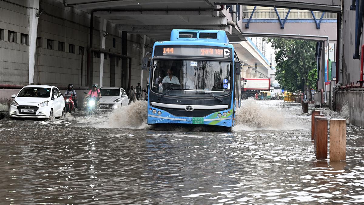 india-monsoon-rains-live:-imd-predicts-heavy-rains-in-telangana-for-next-72-hours