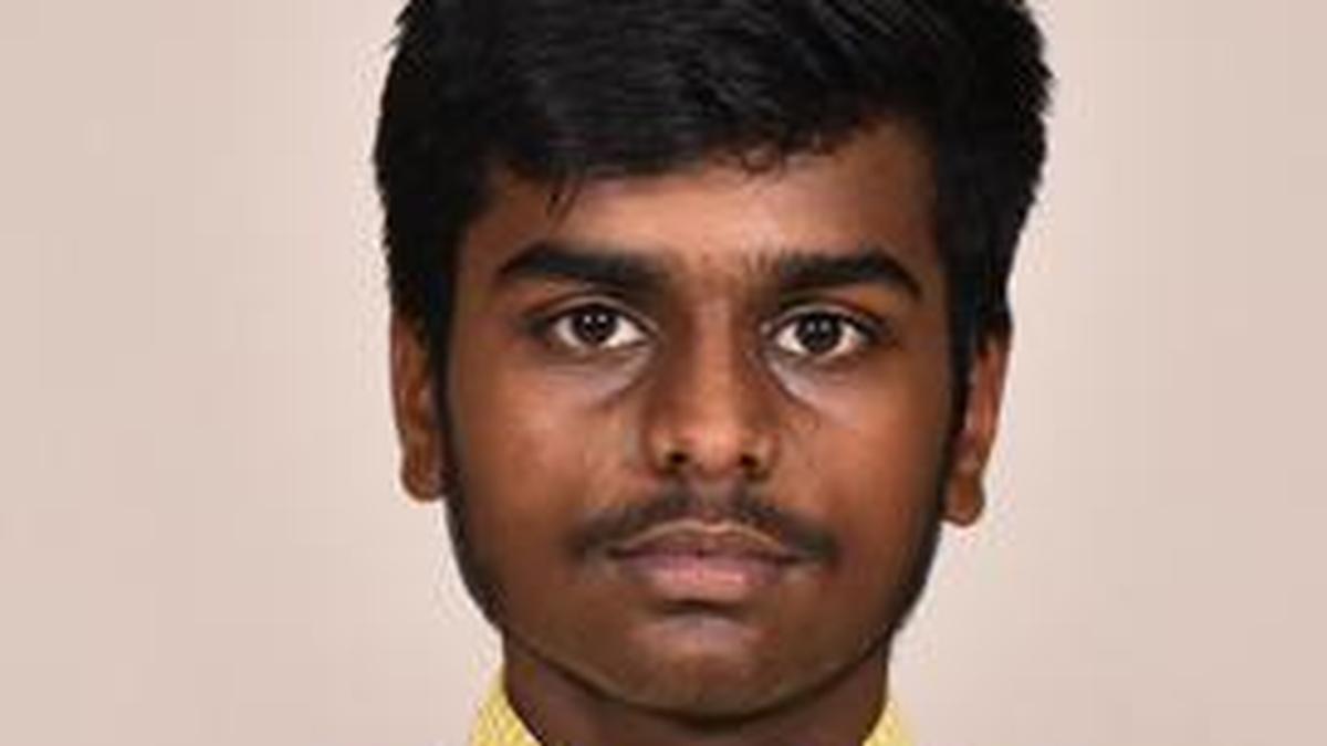 class-11-student-faints-in-classroom,-dies-in-villupuram