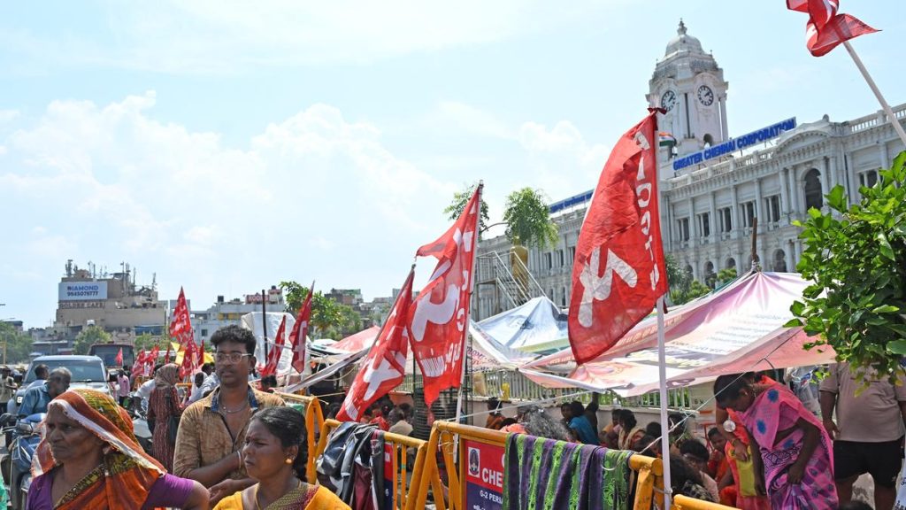 chennai-corporation-conservancy-workers-can-protest-only-in-authorised-places:-madras-high-court