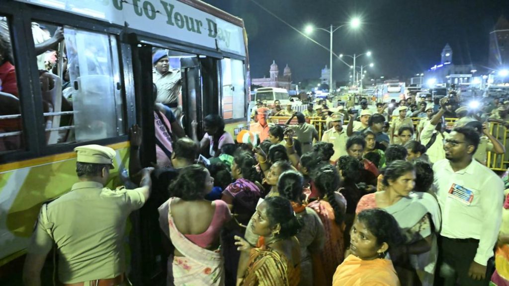 Chennai Protesting Conservancy Workers Relocated to Marriage Halls by Police