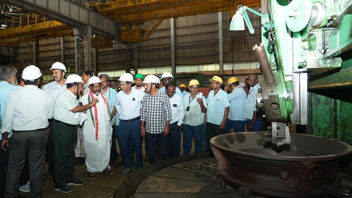 singareni’s-subsidiary-unit-in-ap.-must-compete-globally:-deputy-cm