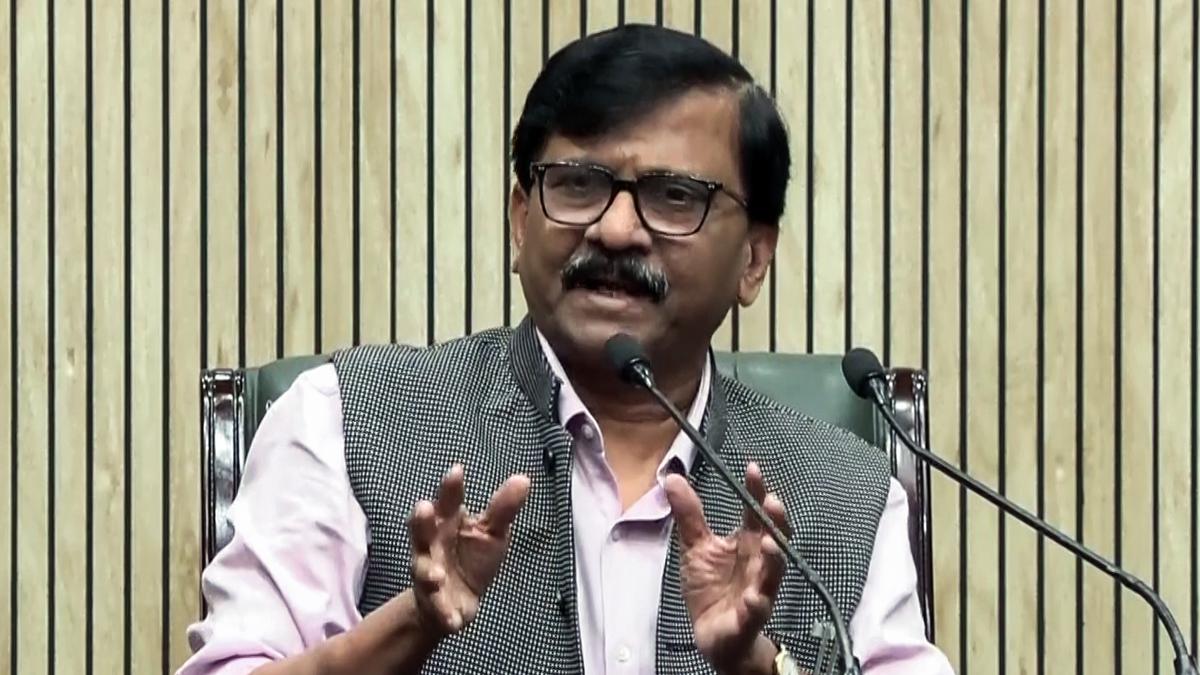 sanjay-raut-calls-pm-modi-‘congressvadi’,-slams-for-using-swadeshi-in-speech