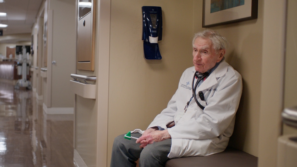 The world’s oldest neurologist answers your questions about aging