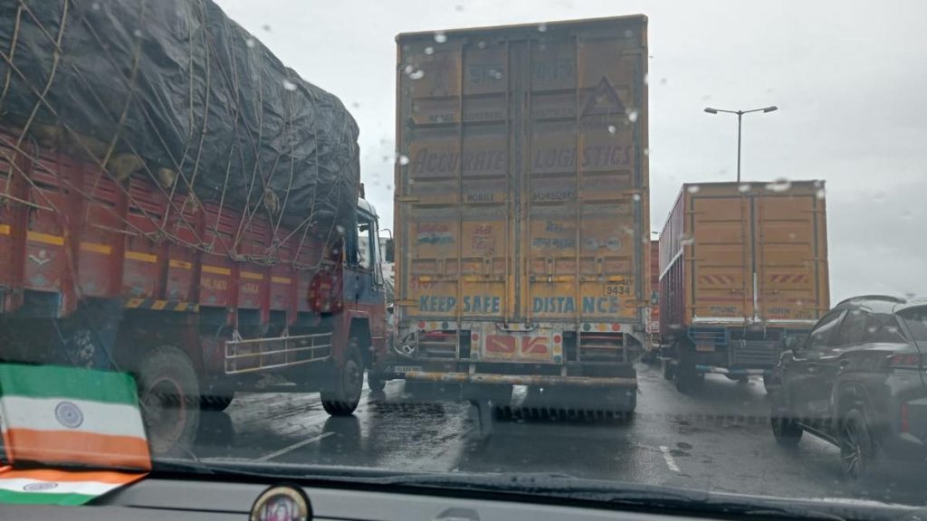 Lorry Accident Triggers Massive Traffic Snarls on Ernakulam-Thrissur Highway