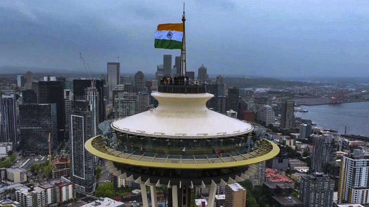 indian-tricolour-hoisted-atop-seattle’s-iconic-space-needle-in-historic-first