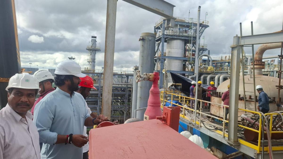 ramagundam-mla-raises-alarm-over-pipeline-defects-in-rfcl,-demands-probe