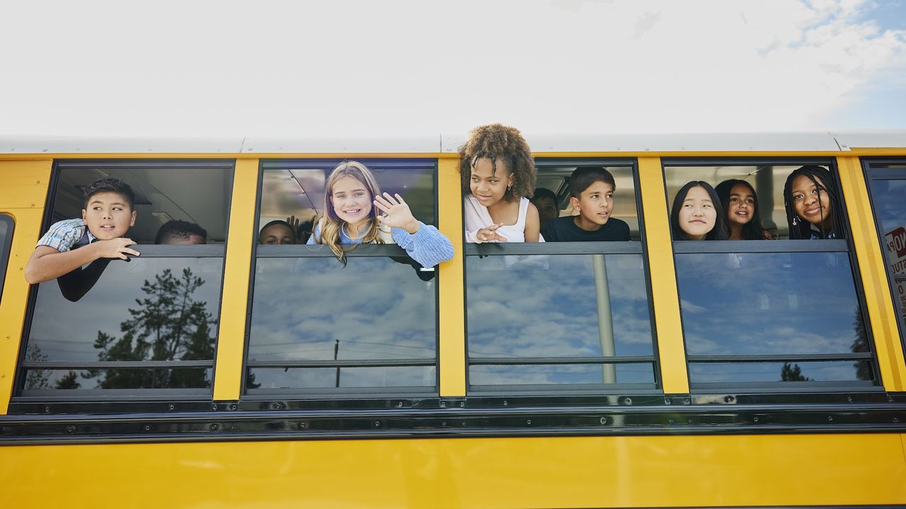 COVID-19 vaccines for kids are mired in uncertainty amid conflicting federal guidance