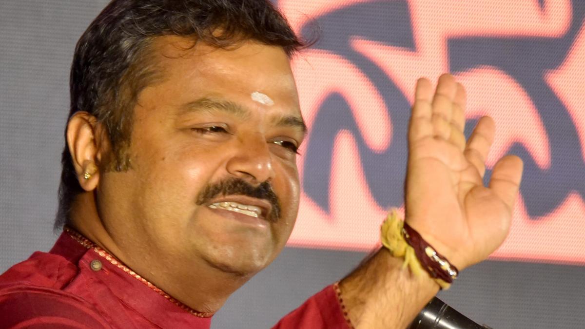 dissolve-sit-in-burial-case-immediately-or-face-people’s-ire,-says-chakravarti-sulibele