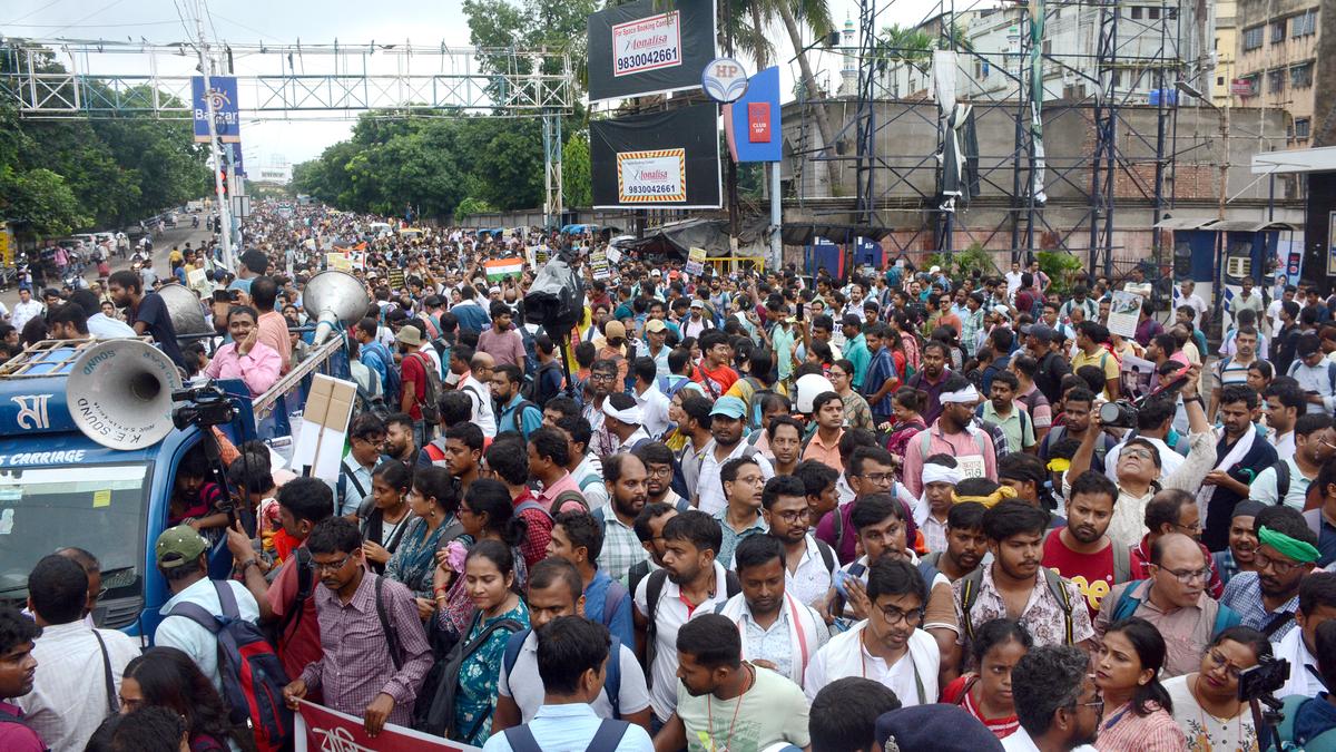 protesting-teachers-plotting-to-incite-violence-during-rally:-west-bengal-police