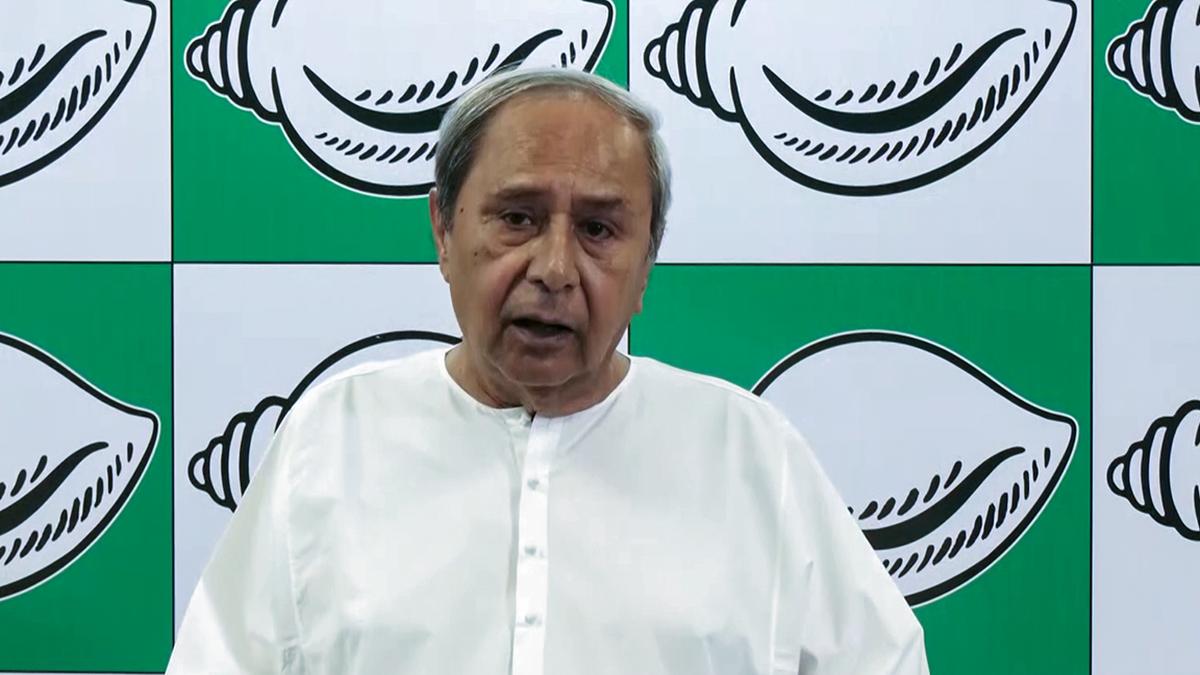 former-odisha-cm-naveen-patnaik-admitted-to-hospital