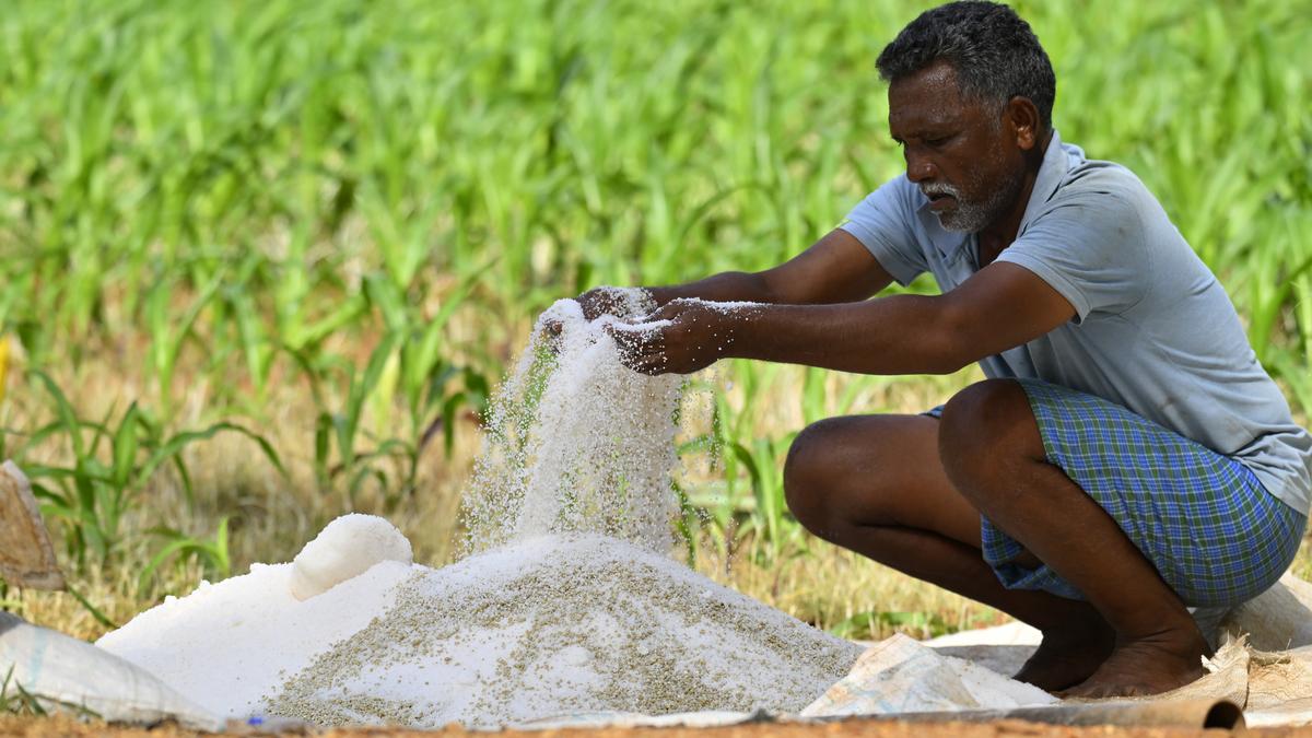 telangana-congress-mps-raise-urea-shortage-issue-in-parliament