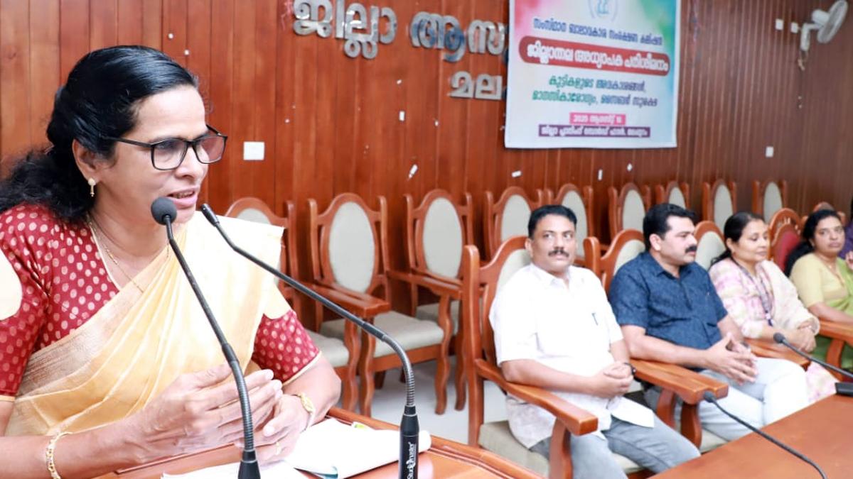 child-rights-panel-offers-training-for-high-school-teachers