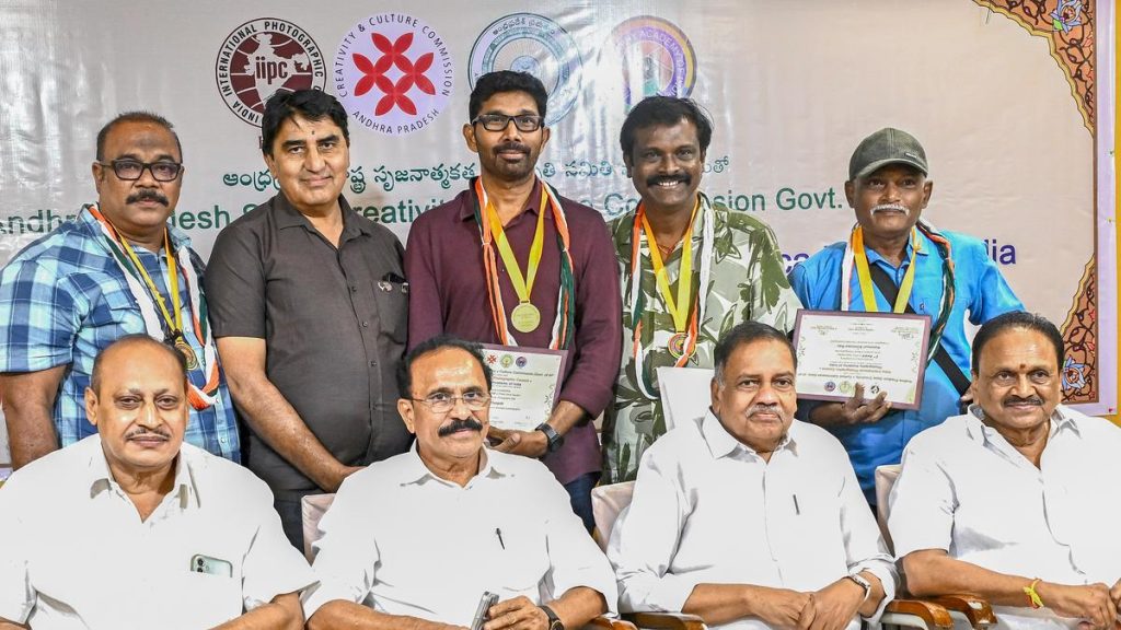 the-hindu-photojournalists-bag-six-awards-for-outstanding-work