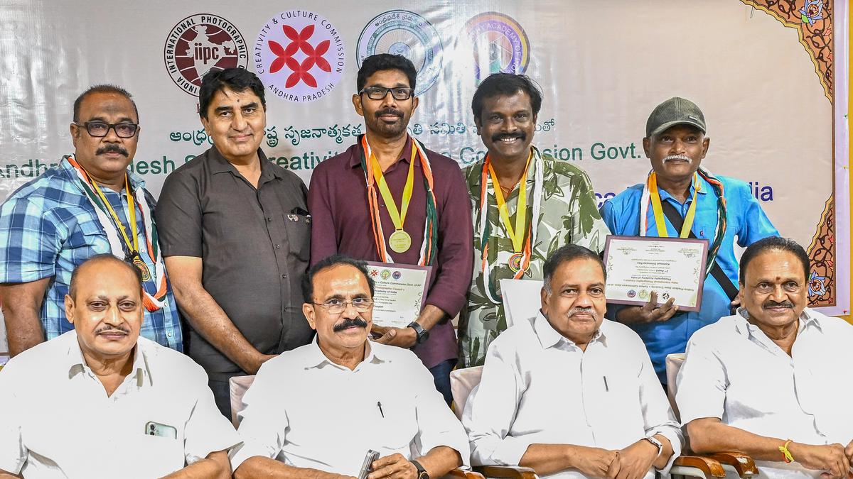 the-hindu-photojournalists-bag-six-awards-for-outstanding-work
