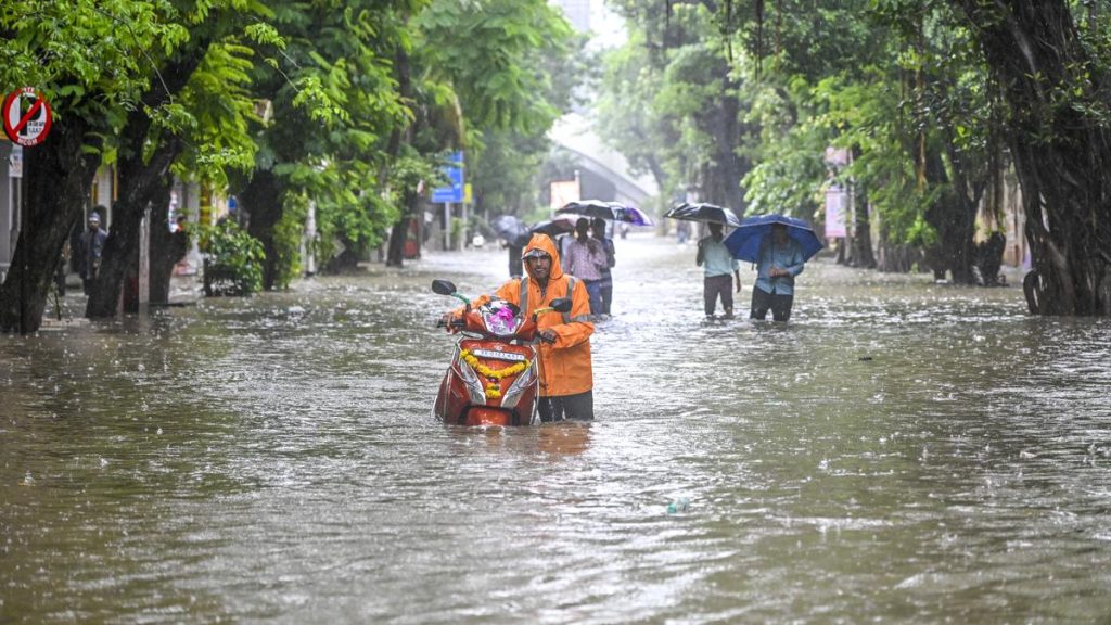 India rains LIVE: Red alert issued for Mumbai; schools and colleges to remain shut on August 19 in Thane and Palghar