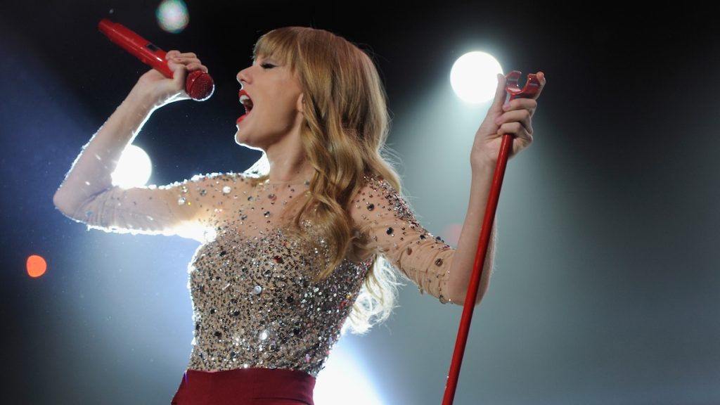 Taylor Swift on her cat that acts like a dog (from the vault)