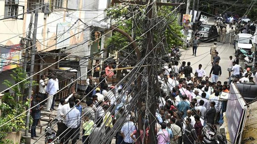 Hyderabad Faces Broadband Disruption as Power Department Clears Dangling Cables