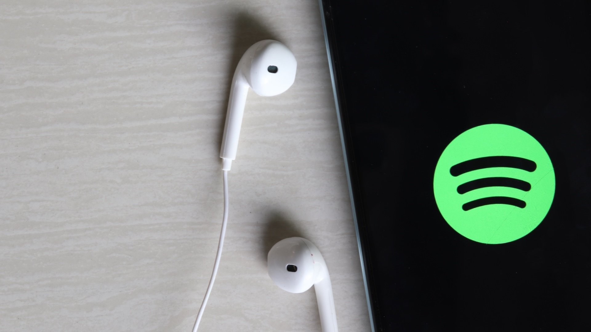 Spotify’s New Feature Lets You Mix Your Playlists Like a DJ