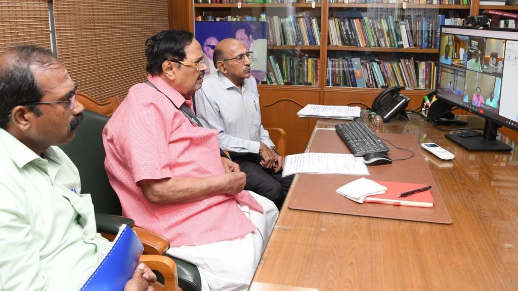 Duraimurugan Reviews WRD Projects with Chief Engineers