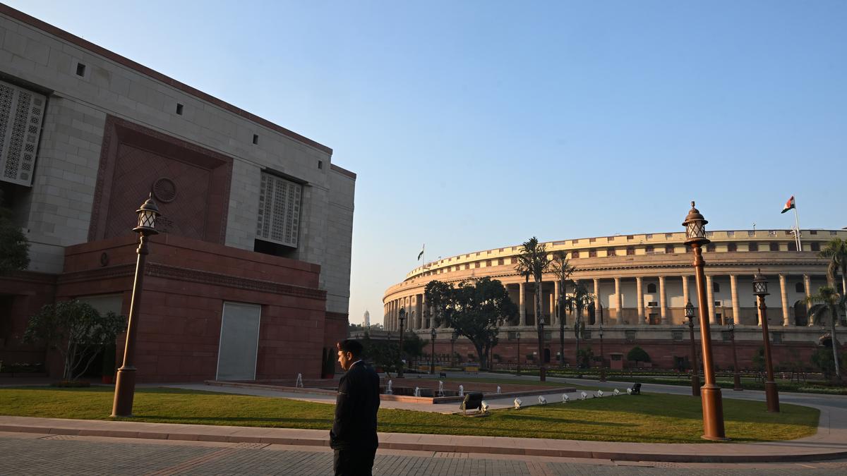 man-held-after-scaling-parliament-wall-in-early-morning-security-breach