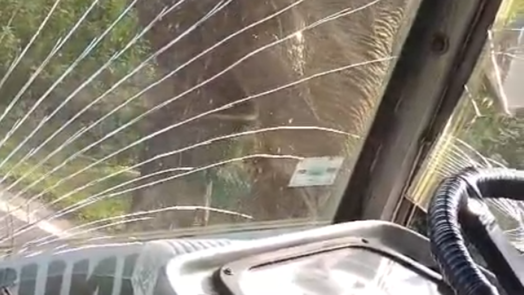 Elephant damages lorry windshield to grab sugarcane in Sathyamangalam Tiger Reserve