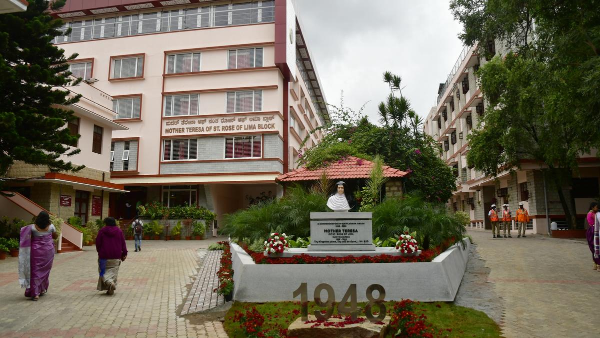 ‘repressive,-arbitrary-policies’:-students-allege-moral-policing-by-mount-carmel-college-in-the-name-of-dress-code-and-conduct-rules