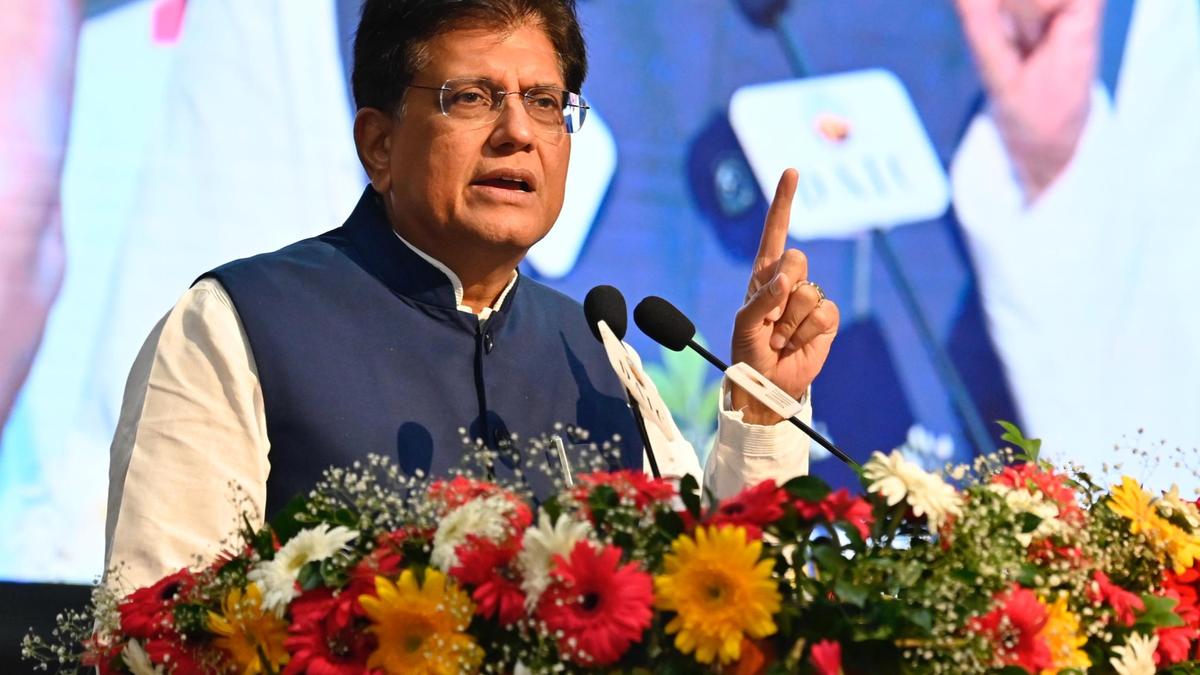 commerce-minister-urges-traders-to-sell-made-in-india-goods,-reject-foreign-goods